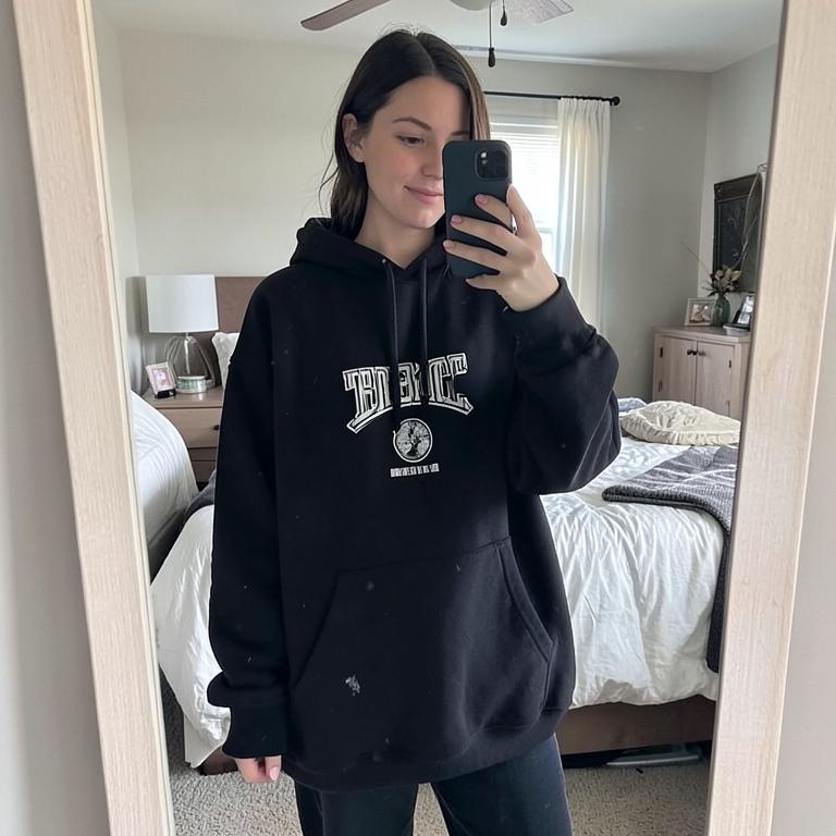 Layla H. wearing the piece